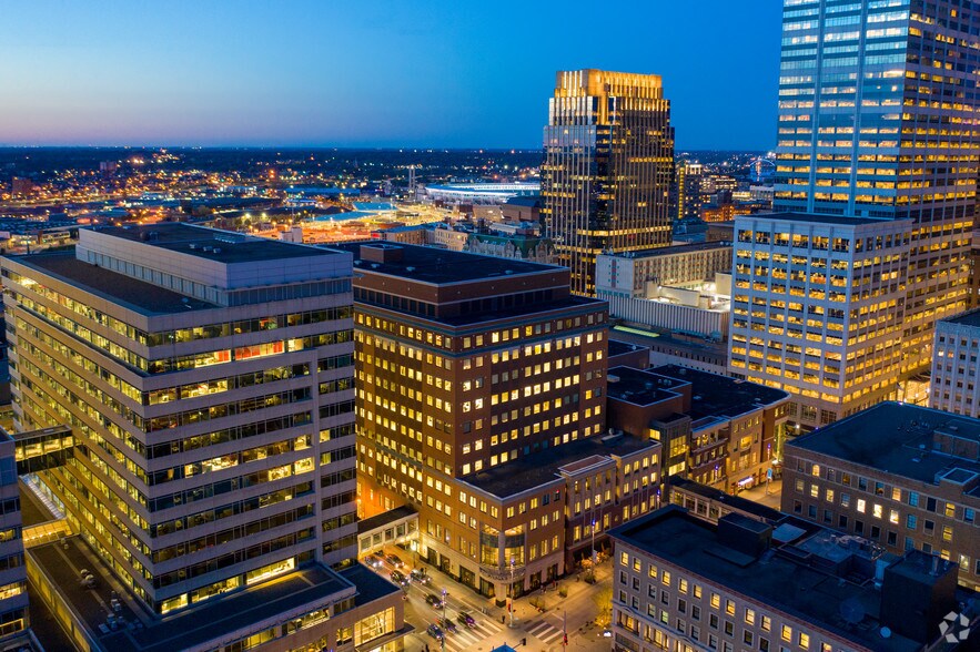 50 S 10th St, Minneapolis, MN à louer - Photo du bâtiment - Image 2 de 7