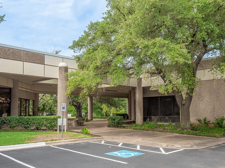 12303 Technology Blvd, Austin, TX à louer - Photo du bâtiment - Image 3 de 18
