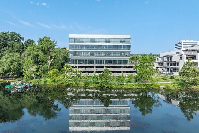 Plus de détails pour 10285 Little Patuxent Pky, Columbia, MD - Commerce de détail à louer