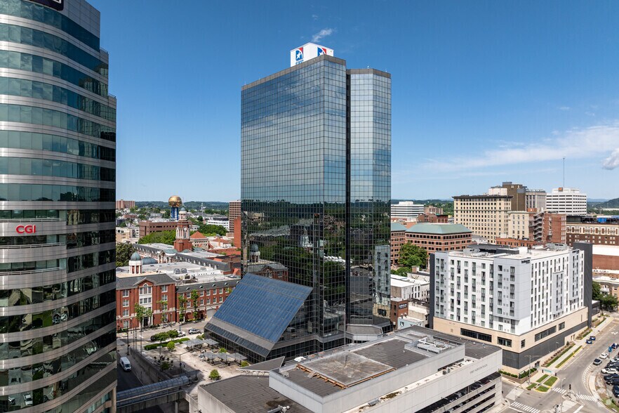 800 S Gay St, Knoxville, TN à louer - Photo du bâtiment - Image 3 de 21