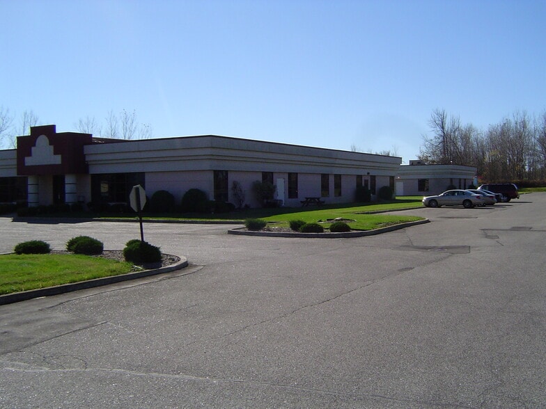 3121 Clinton St, West Seneca, NY à louer - Photo du bâtiment - Image 2 de 8