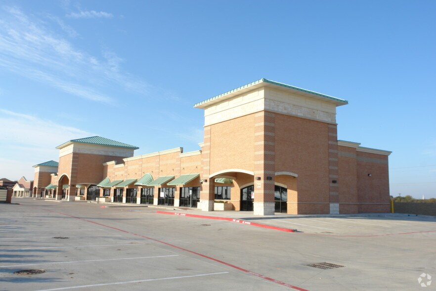 5145 Lake Ridge Pky, Grand Prairie, TX for lease - Building Photo - Image 2 of 3