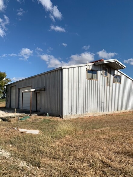 6176 FM 725, New Braunfels, TX à louer - Photo du bâtiment - Image 3 de 23