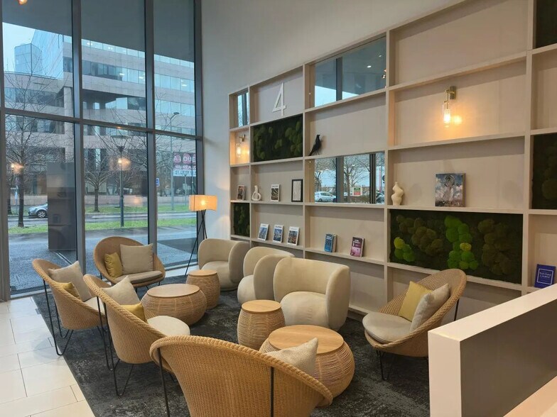 15 Boulevard Du Mont D'Est, Noisy-le-Grand à louer - Hall d’entrée - Image 2 de 16