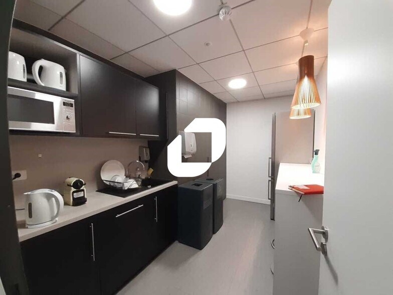 Bureau dans Meudon à louer - Photo du bâtiment - Image 2 de 9