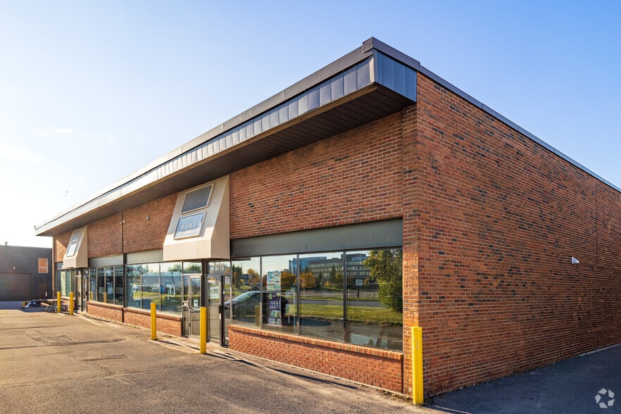 1050-1070 Rue Beaulac, Montréal, QC for lease - Building Photo - Image 3 of 5