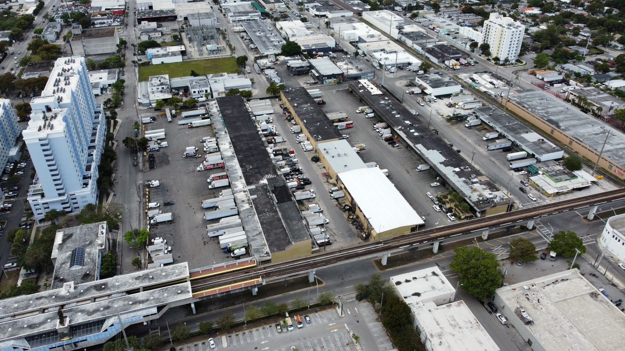 1217 NW 21st Ave, Miami, FL for lease Primary Photo- Image 1 of 30