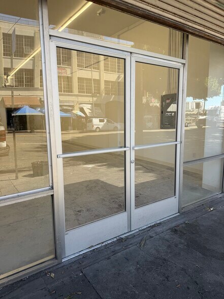 832-842 San Pedro St, Los Angeles, CA à louer - Photo du bâtiment - Image 2 de 8