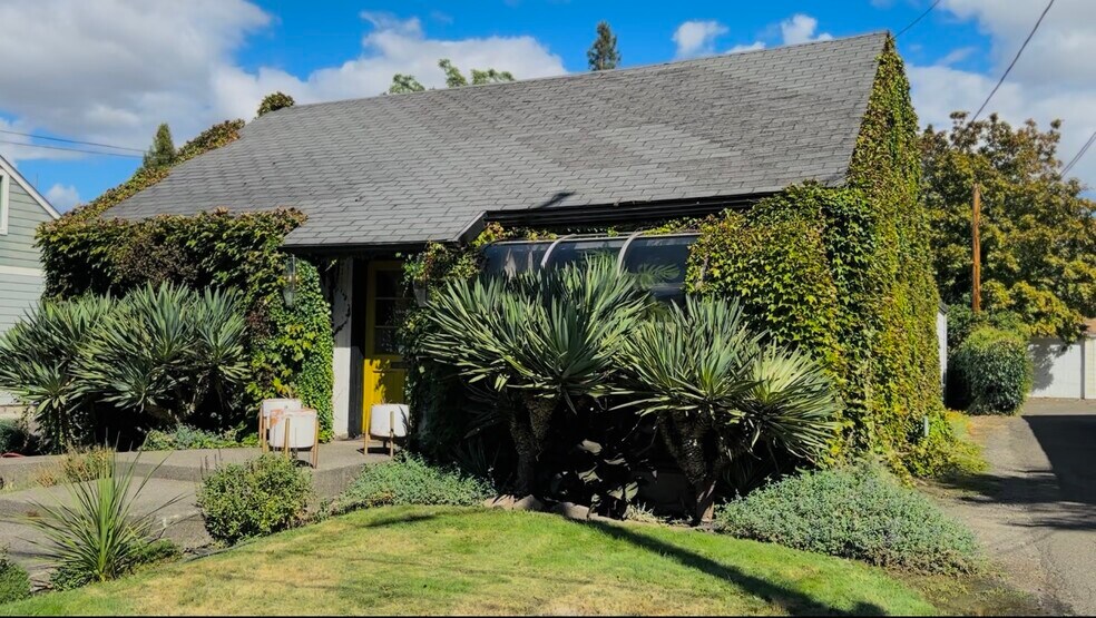 26 Hawthorne St, Medford, OR à vendre - Photo principale - Image 1 de 23