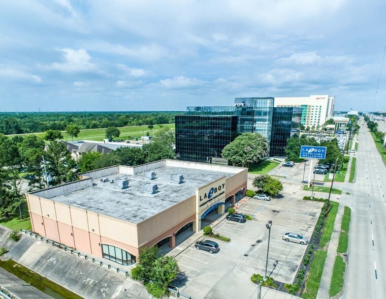 15905 Katy Fwy, Houston, TX for lease - Building Photo - Image 3 of 5