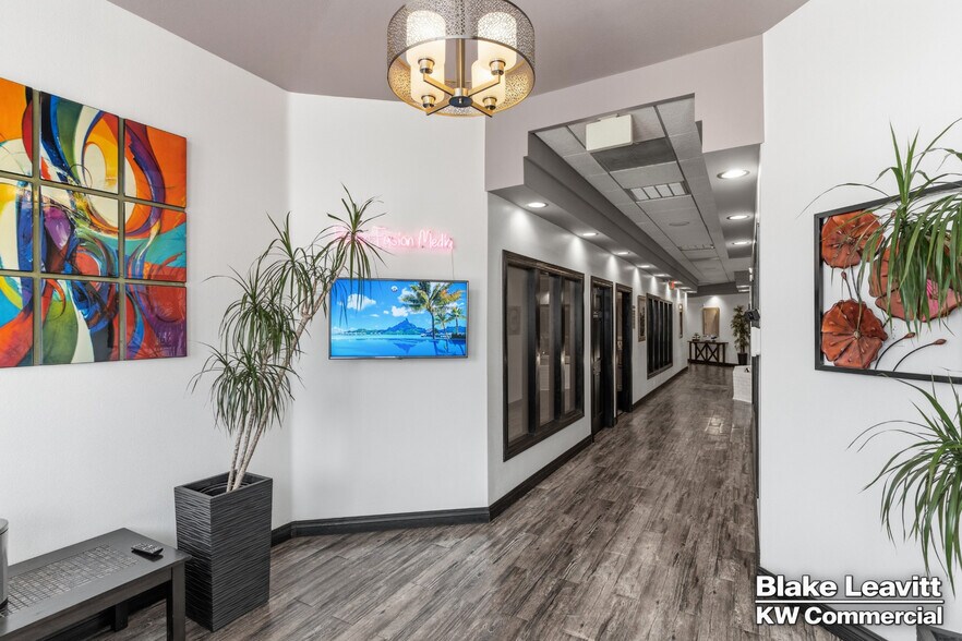 5844 S Pecos Rd, Las Vegas, NV à vendre - Photo du bâtiment - Image 3 de 73