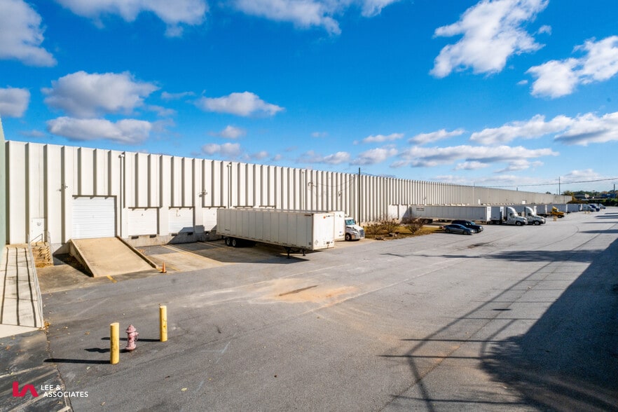 4099 Old Dixie Hwy, Hapeville, GA for lease - Building Photo - Image 2 of 7