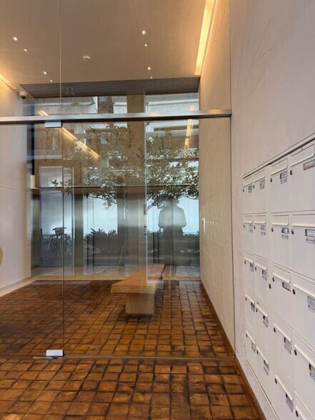Bureau dans Nantes à louer - Hall d’entrée - Image 1 de 3
