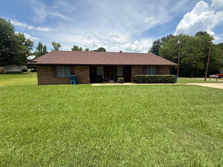 1007 Richey Dr, Gladewater, TX à vendre - Photo du bâtiment - Image 3 de 22
