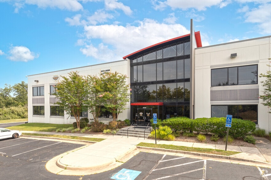4605 Brookfield Corporate Dr, Chantilly, VA for lease - Building Photo - Image 2 of 4