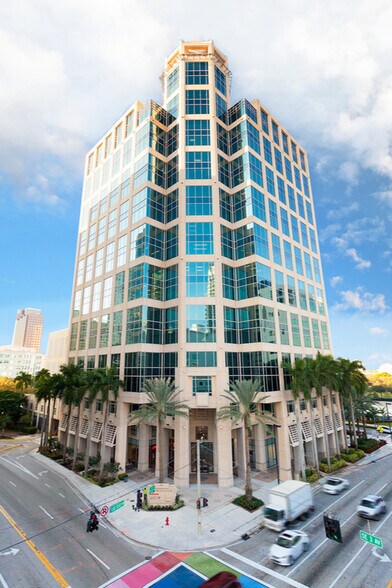 200 E Las Olas Blvd, Fort Lauderdale, FL à louer - Photo du bâtiment - Image 1 de 14