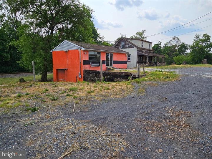 1864 Riverview Rd, Dauphin, PA à vendre - Photo du bâtiment - Image 2 de 19