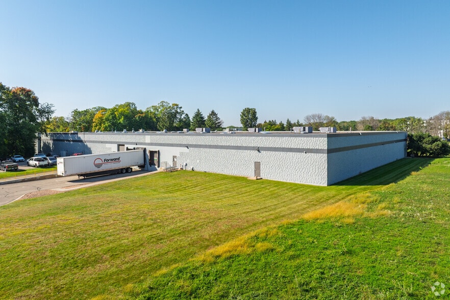 4100 Peavey Rd, Chaska, MN à louer - Photo du bâtiment - Image 2 de 4