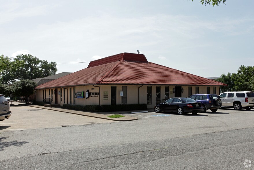 5408-5410 Alpha Rd, Dallas, TX for lease - Primary Photo - Image 2 of 3