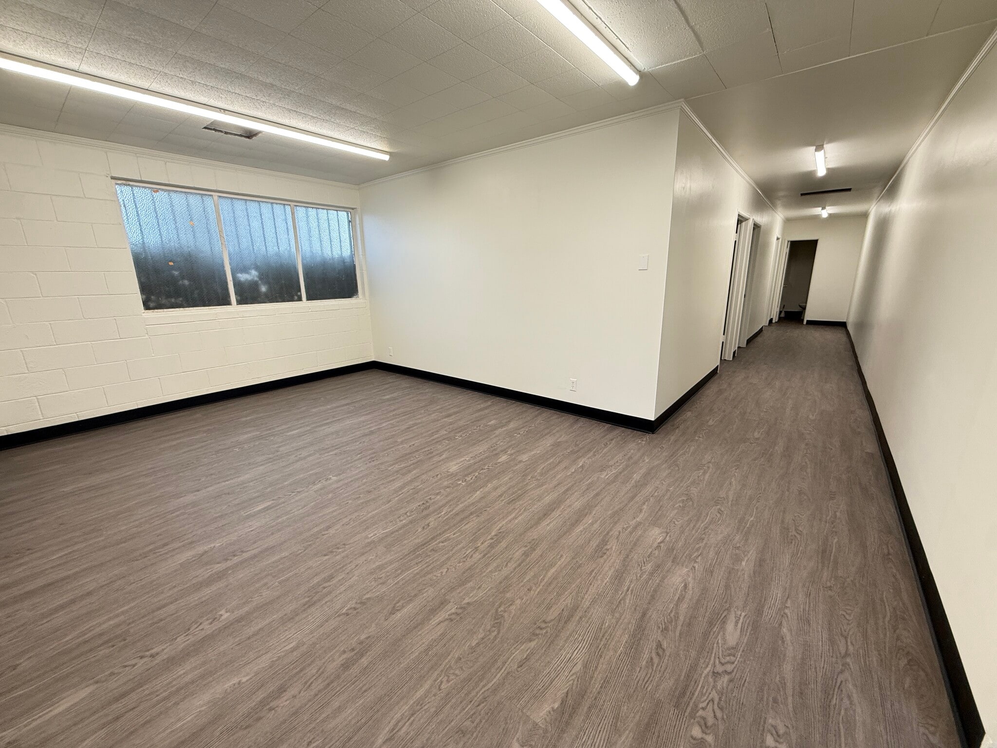 13721 Desmond St, Pacoima, CA for lease Interior Photo- Image 1 of 6