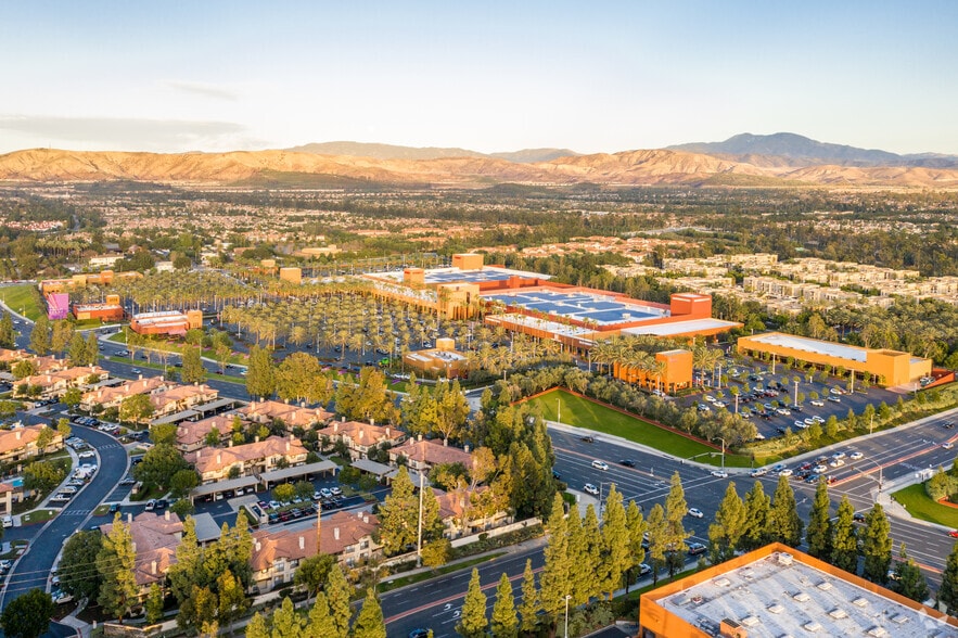 13400 Jamboree Rd, Tustin, CA à louer - Aérien - Image 2 de 4
