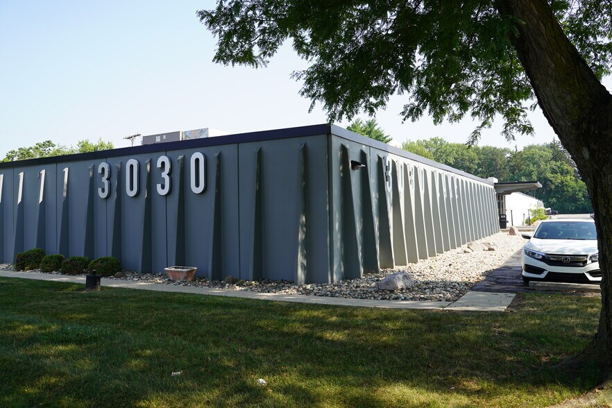 3030 Lake Ave, Fort Wayne, IN à louer - Photo du bâtiment - Image 3 de 7