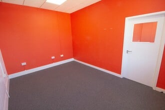 Cowley Mill Rd, Uxbridge for lease Interior Photo- Image 2 of 5