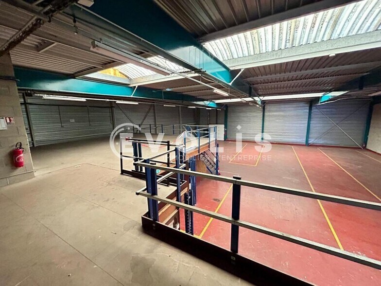 Flex dans Lisses à louer - Photo du bâtiment - Image 3 de 13