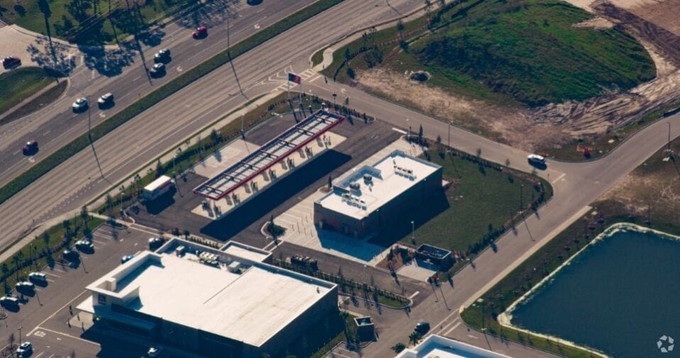 8260 Heritage Green way, Bradenton, FL for lease - Building Photo - Image 3 of 7