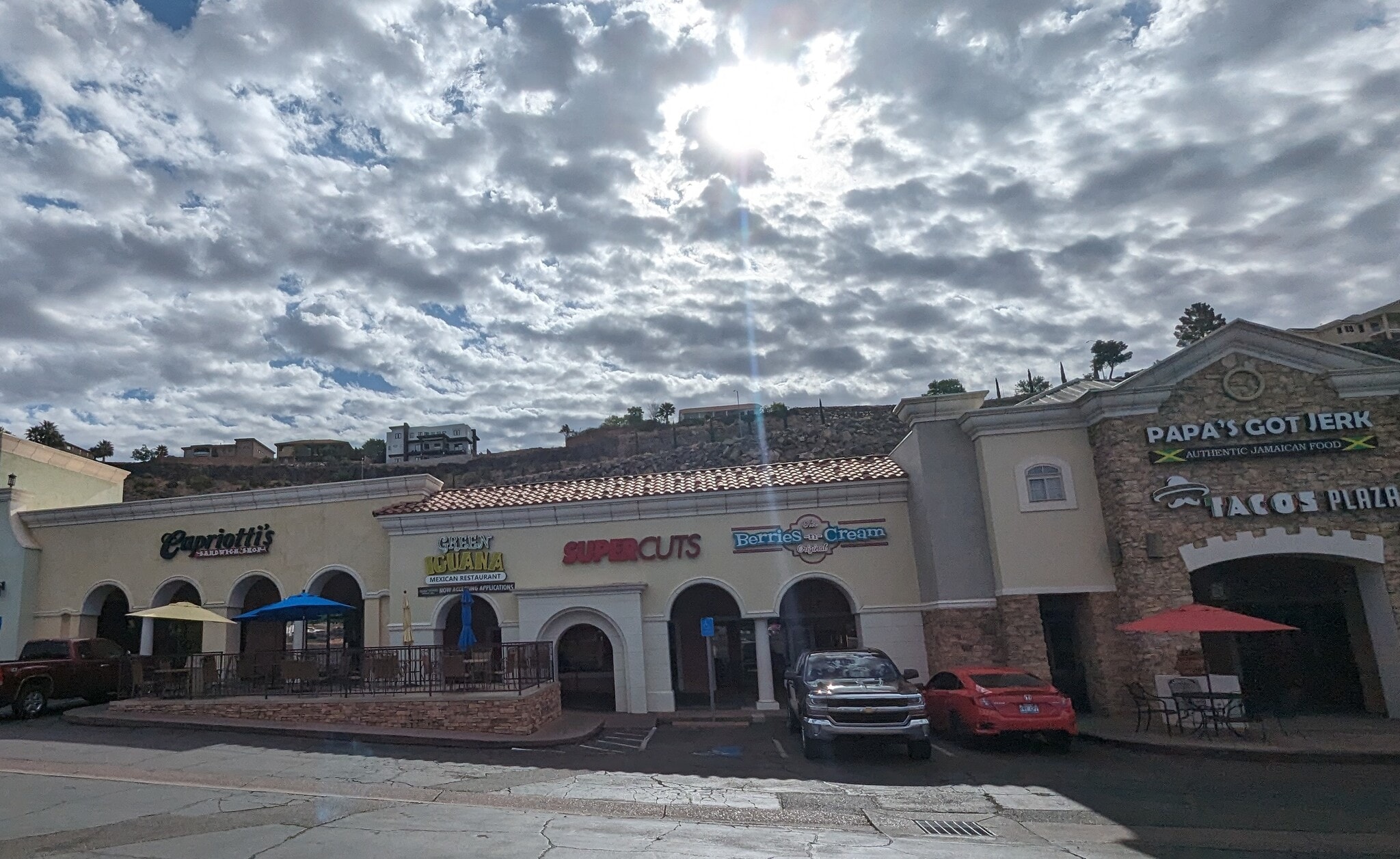 250 N Red Cliffs Dr, Saint George, UT à louer Photo intérieure- Image 1 de 6