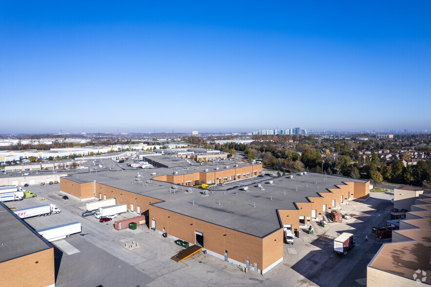 4090 Ridgeway Dr, Mississauga, ON for lease - Building Photo - Image 3 of 5