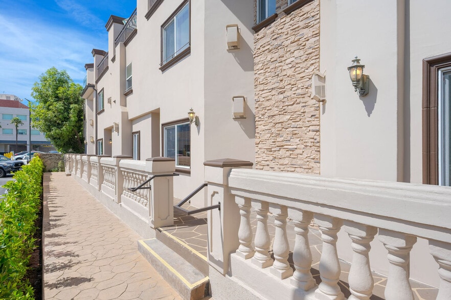 4325 Stern Ave, Sherman Oaks, CA for sale - Building Photo - Image 3 of 26