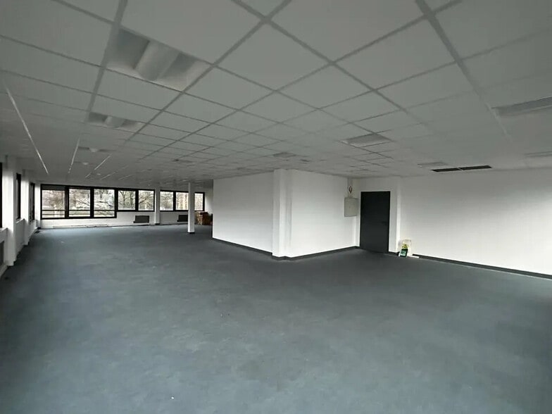 Office in Strasbourg for lease - Interior Photo - Image 2 of 7