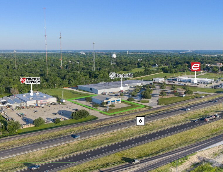 9310 N Highway 6 Loop, Navasota, TX à vendre - Photo du bâtiment - Image 2 de 22