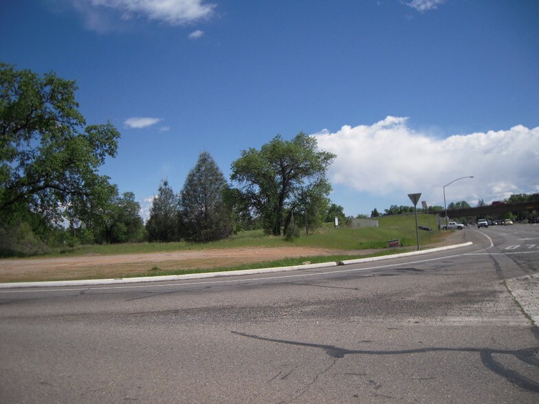 1215 Collyer Dr, Redding, CA for sale - Building Photo - Image 1 of 4