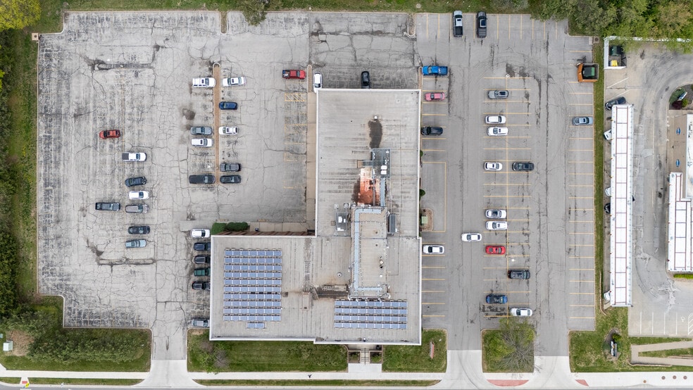 400 E Red Bridge Rd, Kansas City, MO for sale - Building Photo - Image 2 of 23