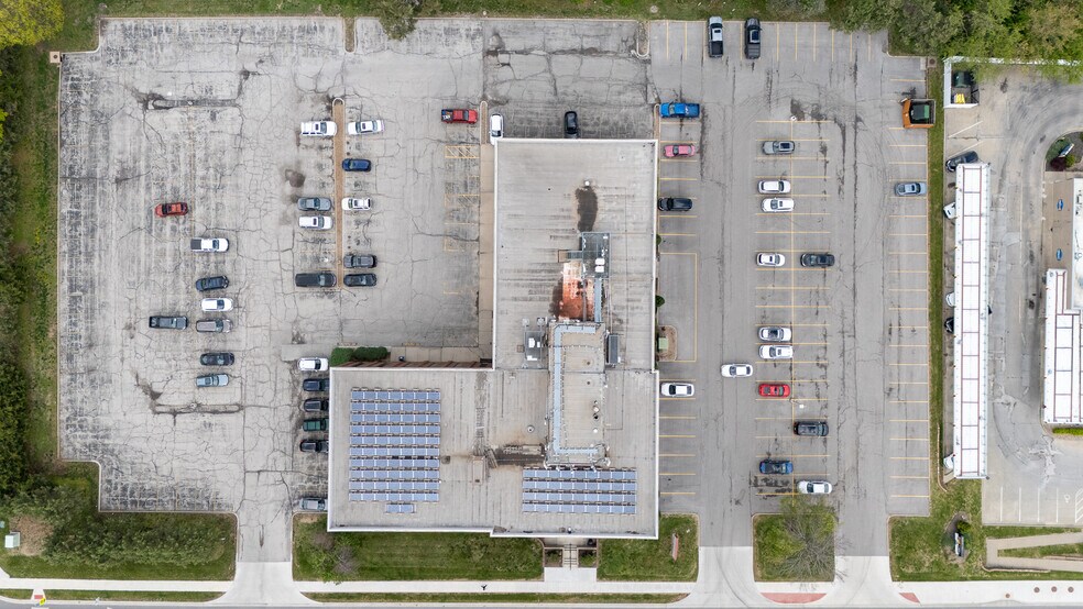 400 E Red Bridge Rd, Kansas City, MO à vendre - Photo du bâtiment - Image 2 de 23