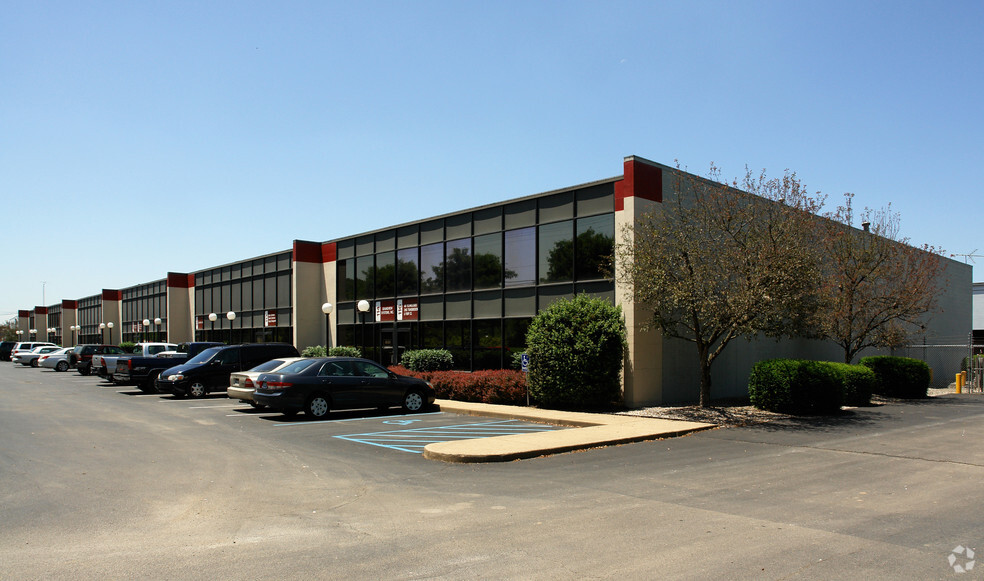 Kanawha Valley Distribution Center portfolio of 3 properties for sale on LoopNet.ca - Primary Photo - Image 3 of 3