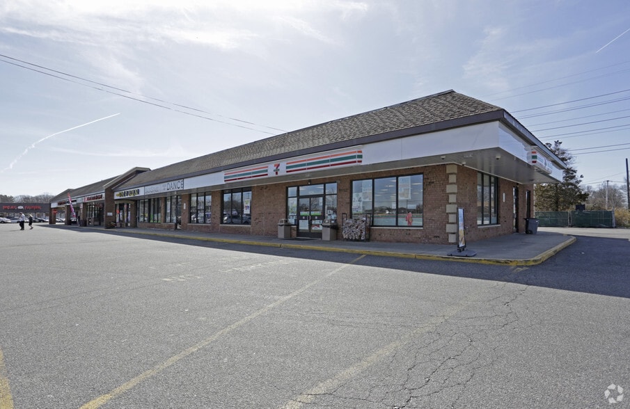 1015-1067 Route 112, Port Jefferson Station, NY for lease - Building Photo - Image 1 of 19