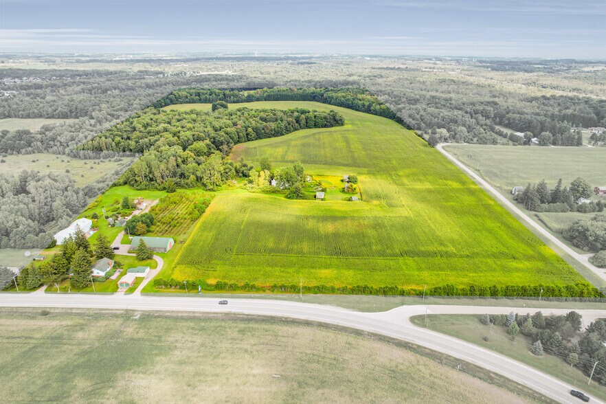 2710 Dorchester Rd, Dorchester, ON à vendre - Photo du bâtiment - Image 1 de 3