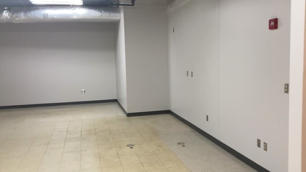 12602 Global Dr, Fort Wayne, IN à louer - Vidéo sur l’inscription commerciale - Image 2 de 5