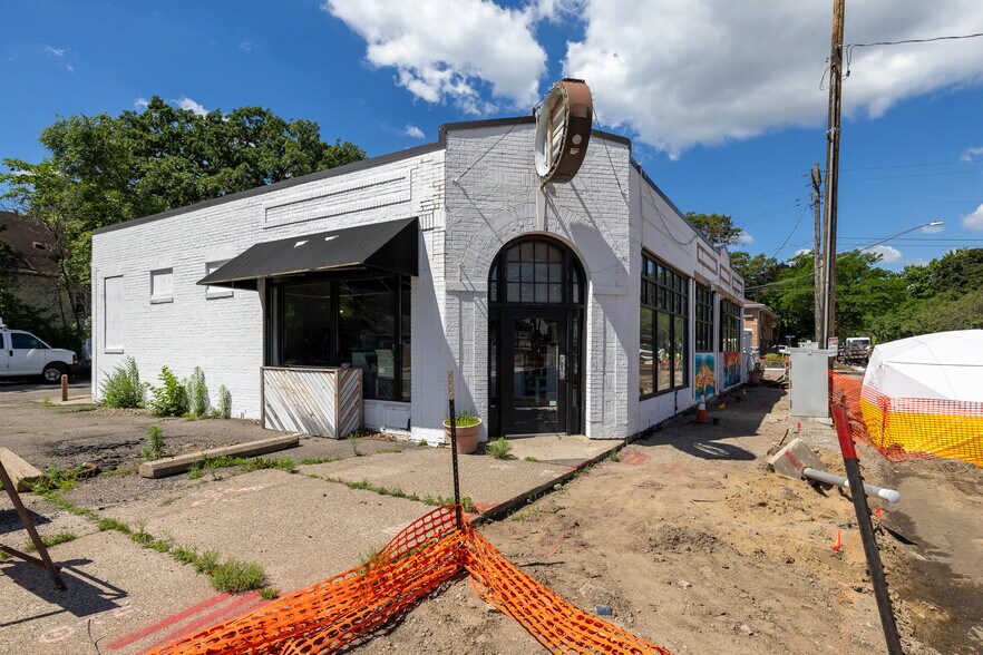 2201-2205 44th Ave N, Minneapolis, MN à vendre - Photo du bâtiment - Image 2 de 30