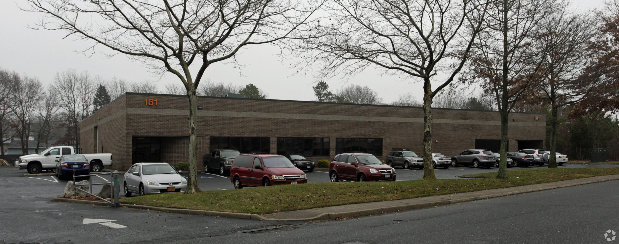 181-191 Remington Blvd, Ronkonkoma, NY for lease Primary Photo- Image 1 of 4