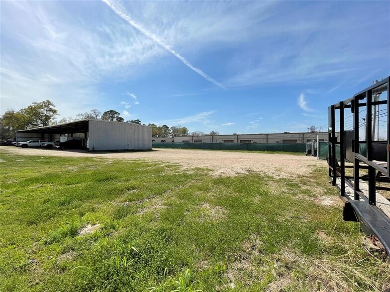 3443 Pinemont Dr, Houston, TX for sale - Building Photo - Image 3 of 17