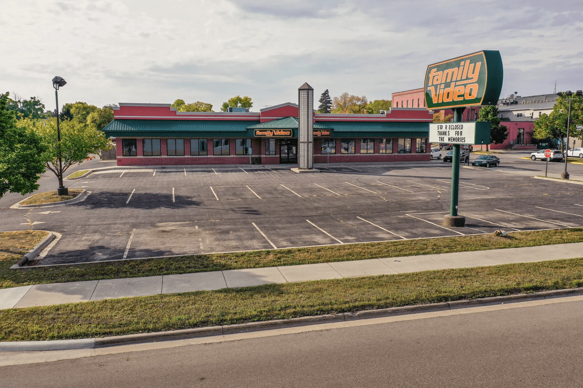108 1st Ave NE, Hutchinson, MN for lease Building Photo- Image 1 of 8