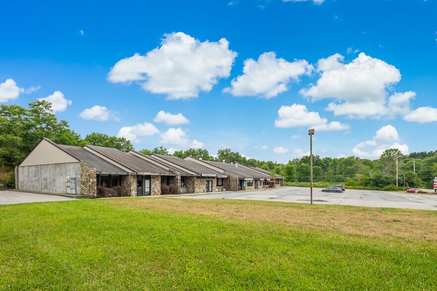 2877 Route 94, Washingtonville, NY à louer - Photo du bâtiment - Image 3 de 10