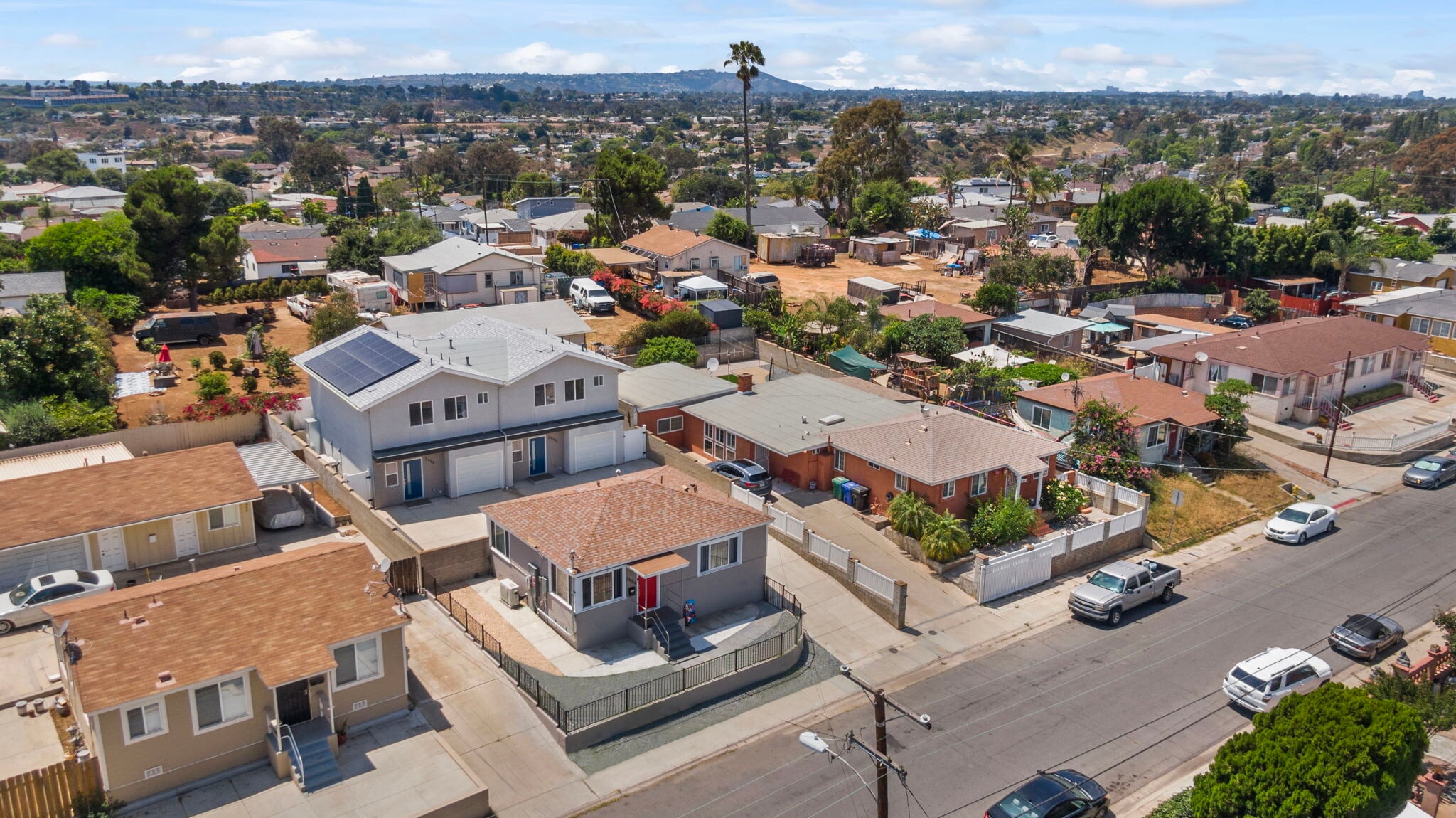2956 Ulric St, San Diego, CA à vendre Photo principale- Image 1 de 31