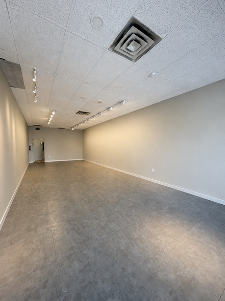 1681 Bath Rd, Kingston, ON for lease - Building Photo - Image 2 of 4