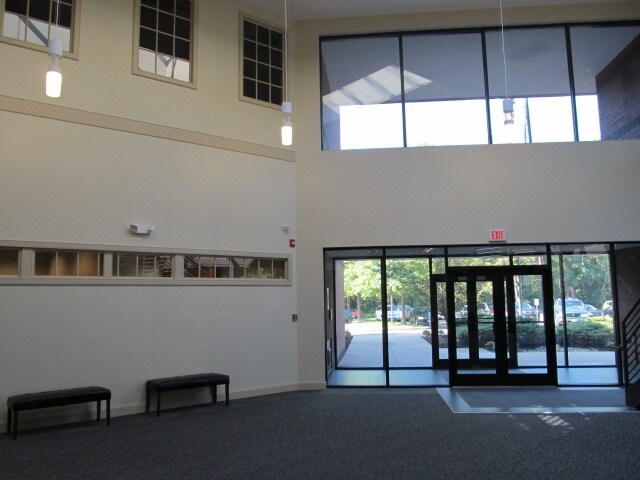 94 New Karner Rd, Albany, NY à louer - Photo du bâtiment - Image 2 de 28