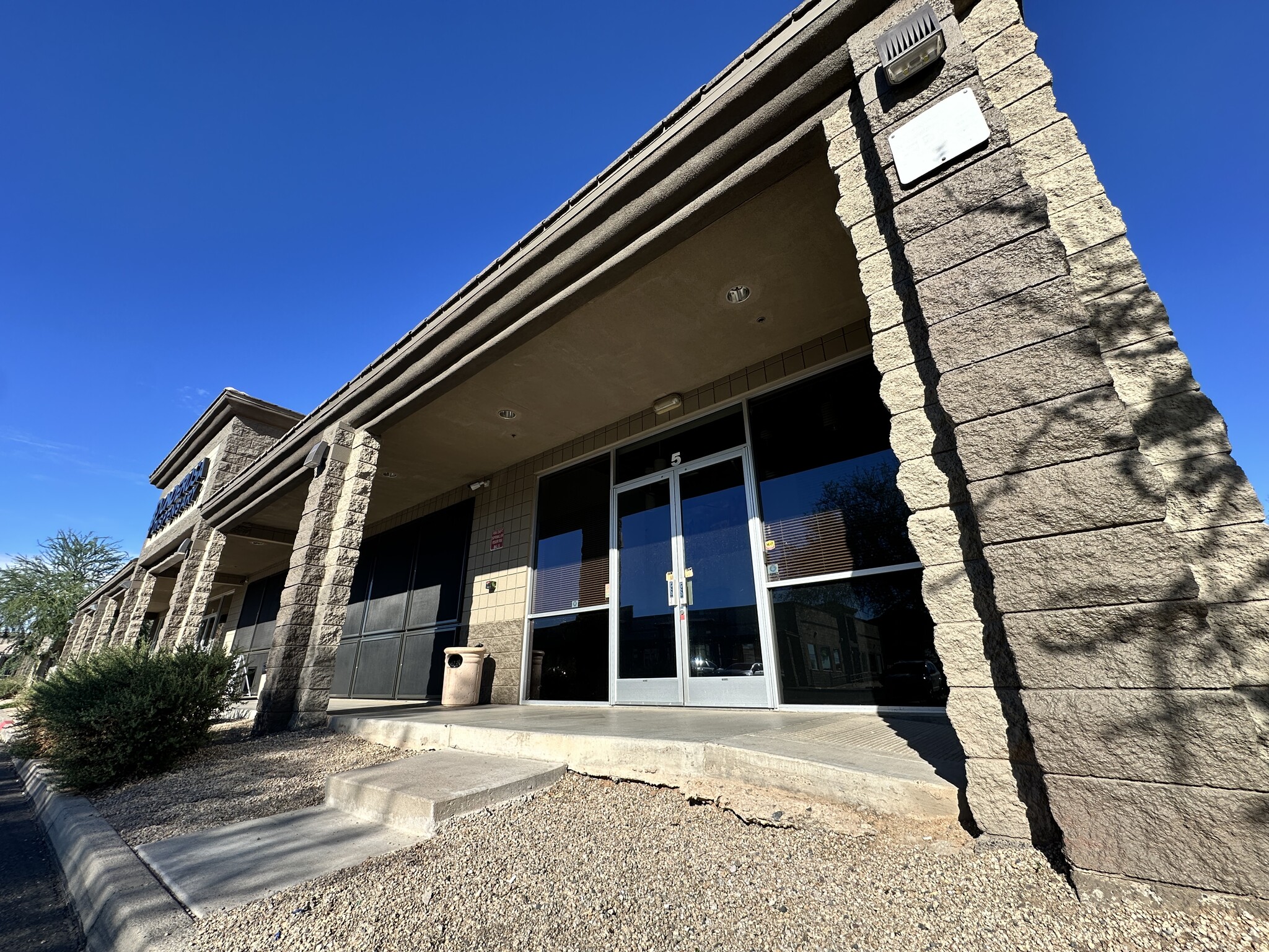21031 N Cave Creek Rd, Phoenix, AZ for lease Building Photo- Image 1 of 13